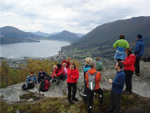 Speidarane møttest på Brekkeheida